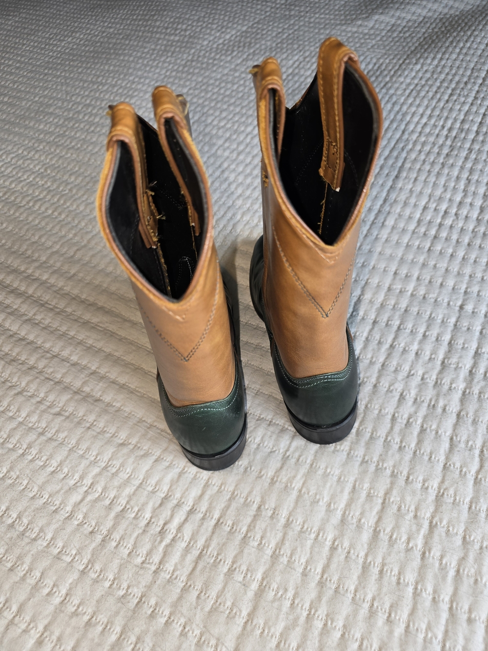 Laredo Two-Tone Green and Tan Leather Roper Western Heeled Boots. Barely Worn! - Picture 2 of 9